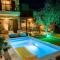 Dandy Villas Nea Roda - Melodic Waves - Private - Pool - Parking - Cellar