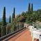 Villa in the green, extraordinary silent position, great lake view