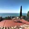 Villa in the green, extraordinary silent position, great lake view