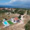 Nane Garden house with heated pool - 米尔希