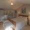 Charming 4-bed 3 bath farmhouse barn conversion