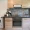 SOHO Vibrant 55sqm apt in Athens - Atény