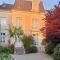 LA MAISON LEONARD