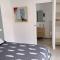 Appartement type studio plain pied terrasse & plage