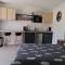 Appartement type studio plain pied terrasse & plage