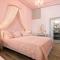 Marikas Deluxe Rooms