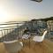 Beachfront Marilyn - دوريس