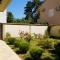 Veron Apartments