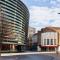 The Acacia, Luxury with Private Balcony + Parking