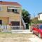Apartment in Privlaka with Terrace, Air conditioning, Wi-Fi, Washing machine (4839-1)