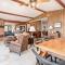 Macmillan Home - استيس بارك