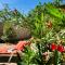 Villa Dora - Mediterranean family house for 9 with private garden, BBQ, sea view and private parking for 4 cars