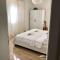 Villa Dora - Mediterranean family house for 9 with private garden, BBQ, sea view and private parking for 4 cars