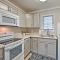 Couples Retreat with Balcony in Surfside Beach! - ميرتل بيتش