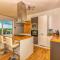 Villa am Meer mit Pool & Kinderpool - Leons Holiday Homes