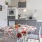 2 Bedroom Cozy Home In Saint Trinit