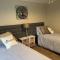 Coastal Country Retreat, Spa, fireplace, pet friendly, FREE WIFI wine & chocolates, Kilarney, 10 minutes to Phillip Island