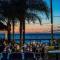 Manatee, Studio202, Beach steps away! Pool+WiFi - رسكن