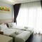 FLYPOD Hotel