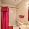 3 Mi to Golf Hot Springs Village Retreat with Deck