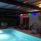logement avec piscine couverte chauffée du 15 avril à octobre et spa privatifs, vue - Estivareilles