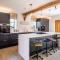 Chapel Cottage at Pond Hall Farm, Stunnning Property with Private Hot Tub, Hadleigh