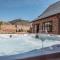 Chapel Cottage at Pond Hall Farm, Stunnning Property with Private Hot Tub, Hadleigh
