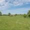 Chapel Cottage at Pond Hall Farm, Stunnning Property with Private Hot Tub, Hadleigh