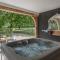 Geoff's Rest at Pond Hall Farm in Hadleigh with Private Hot Tub - Ipswich