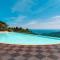 Albatros - swimming pool with sea view and terrace