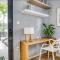 Spacious flat with courtyard and private parking! - Atény
