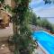 Villa Jerković-Secluded house and apartment with pool