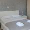 AVR Airport Deluxe Suites 6 AIRPORT FREE SHUTLE - Markopoulo