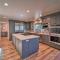 Hot Tub, Pool Table Luxe Reno Chalet with Mtn View! - رينو