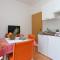 Apartments by the sea Podgora, Makarska - 18918