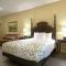 Azure Hotel&Suites Ontario Trademark Collection by Wyndham