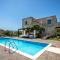 Beachfront villa Turquoise with private pool, BBQ and ping pong table - La Canea