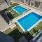 Park-view Lux Pool Villa, steps to the Beach - Agioi Apostoli