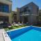 Park-view Lux Pool Villa, steps to the Beach