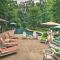 The White Elephant Inn Getaway with Pool and Hot Tub! - Earlysville