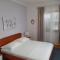 Apartments by the sea Postira, Brac - 706