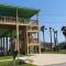 --OCEAN VIEWS ---3-MINUTE-WALK TO THE BEACH ---Near MOODY GARDENS -Schlitter Bahn -Pleasure Pier -Fishing Pier - Galveston