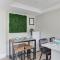Spacious Three Bedroom House - Free Parking & Wifi