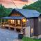 New Freedom Cabin with Large Deck - سيفيرفيل
