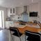 Valley Retreat - Peaceful Location, Walk to Beach, Parking