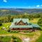 Lodge at OZK Ranch- Incredible mountaintop cabin with hot tub and views - Compton