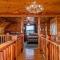 Lodge at OZK Ranch- Incredible mountaintop cabin with hot tub and views - Compton