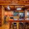 Lodge at OZK Ranch- Incredible mountaintop cabin with hot tub and views - Compton