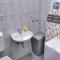 Cheerful two bedroom cottage with panoramic view in Celina