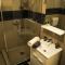 Apartman Gulliver in the center, 10 meters from the sea with private parking in natural shade - راباك